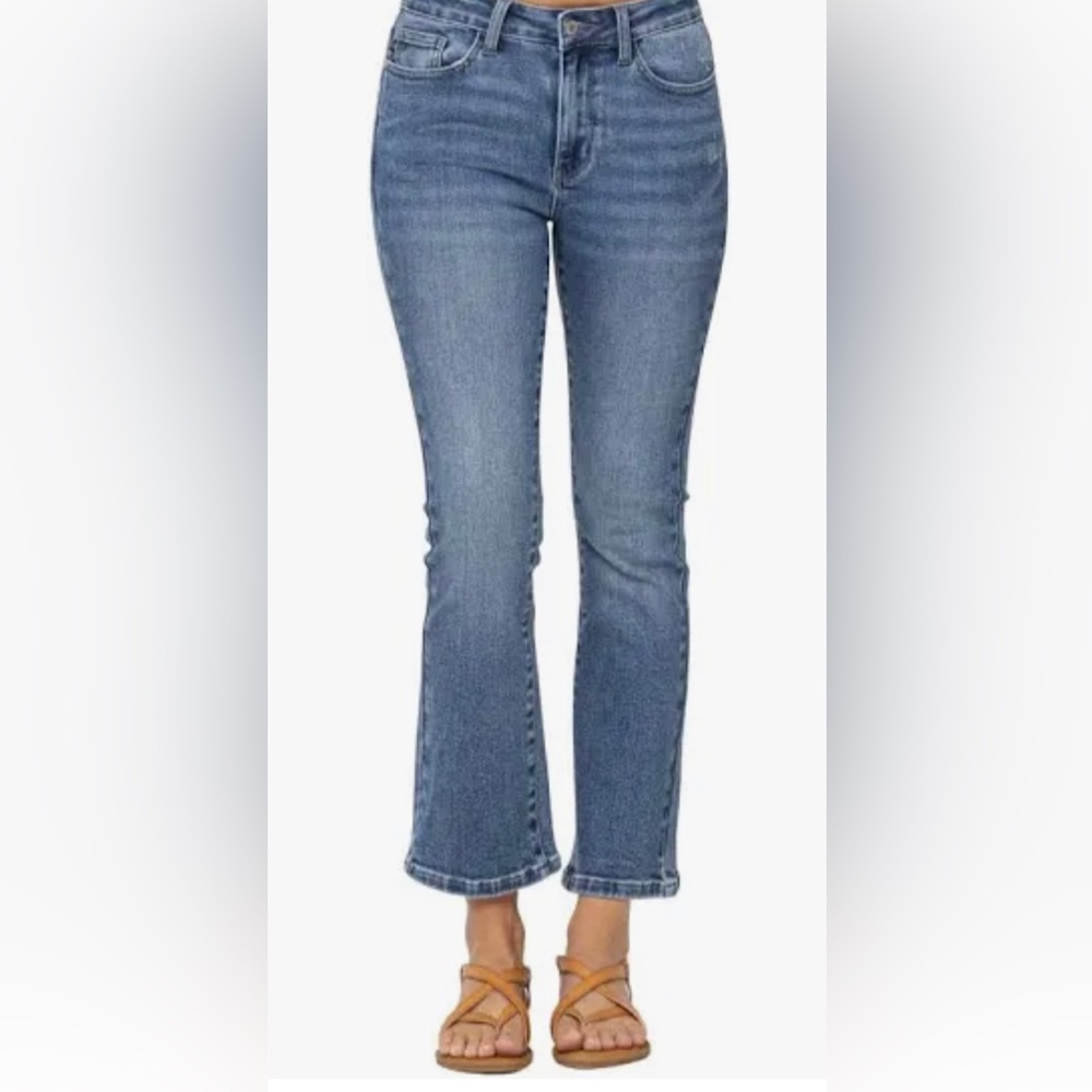 Size 5/27 Judy Blue cropped bootcut, mid rise new with tags